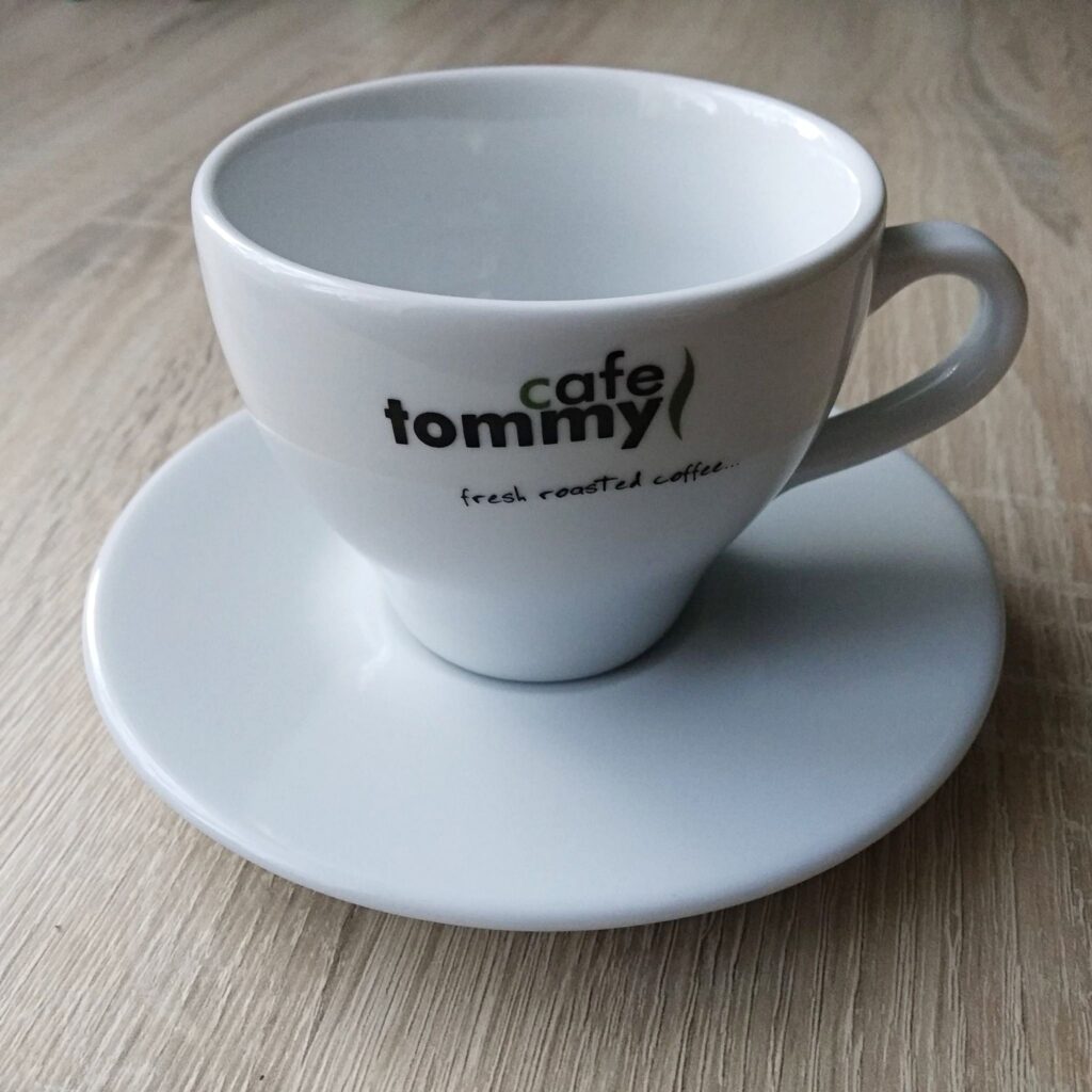 kawa Tommy Cafe