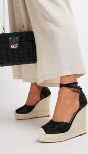 espadryle na koturnie do ubrań z lnu