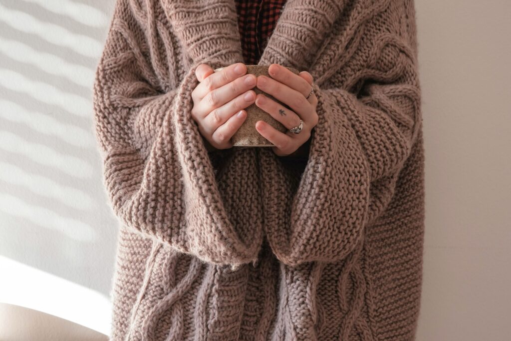 dlaczego wełna jest idealnym materiałem na sweter?