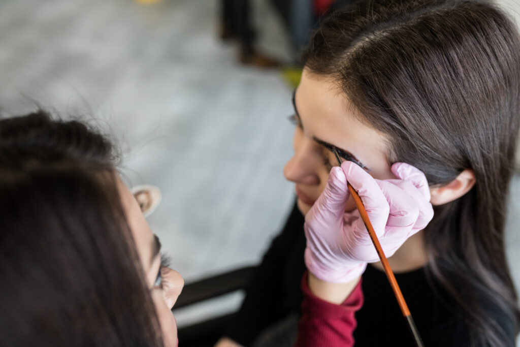 henna pudrowa czy farbka - piękne brwi - stylista brwi